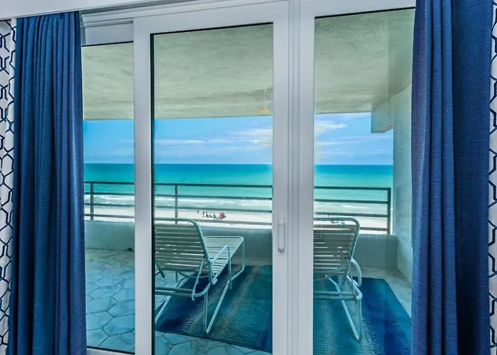 Pier House *